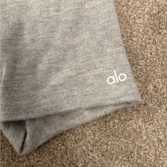 ALO Yoga Women's Heather Gray Bike Shorts - Picture 4 of 4